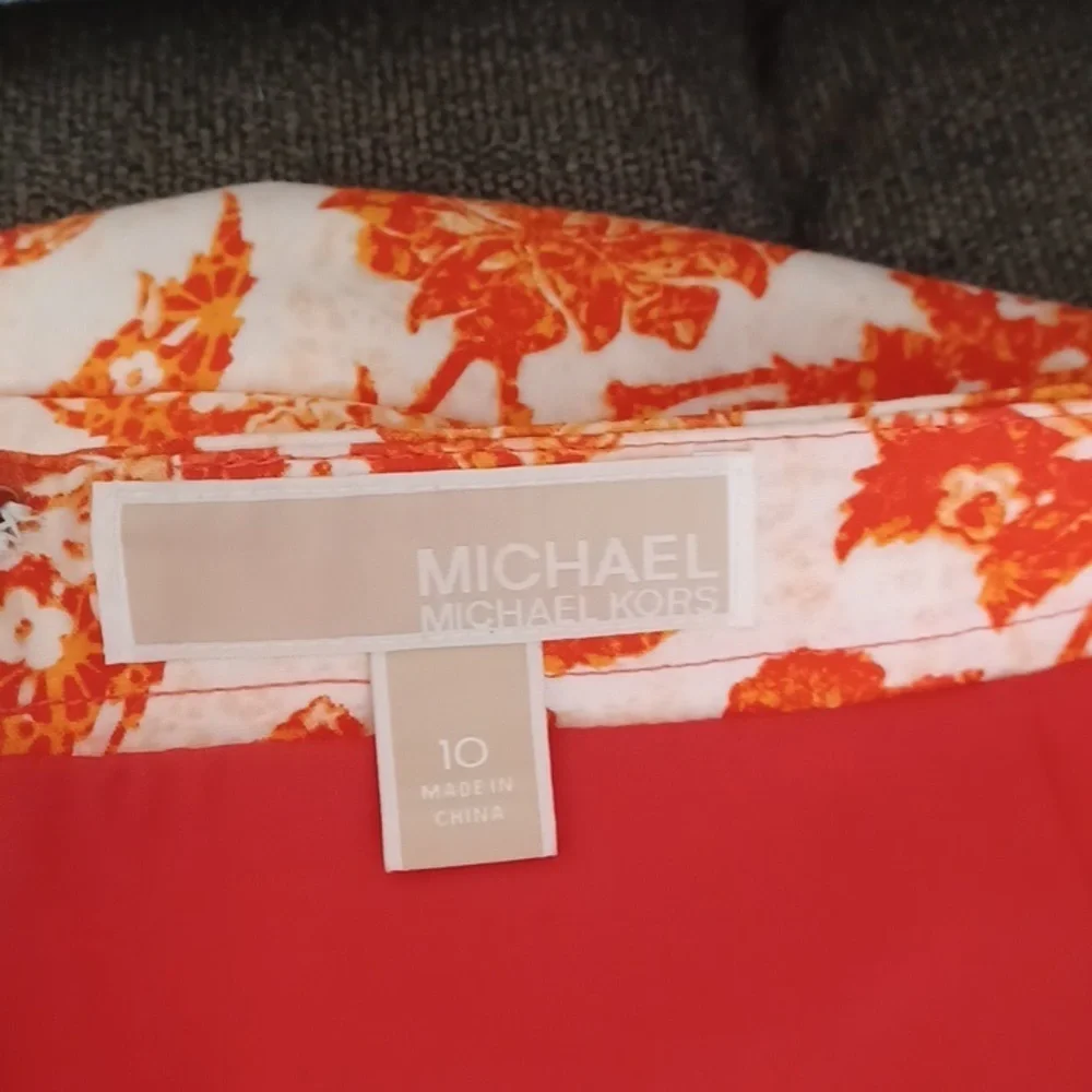 Michael Kors Clementine Mini Skirt, lined, size 10, fits true to size, 17